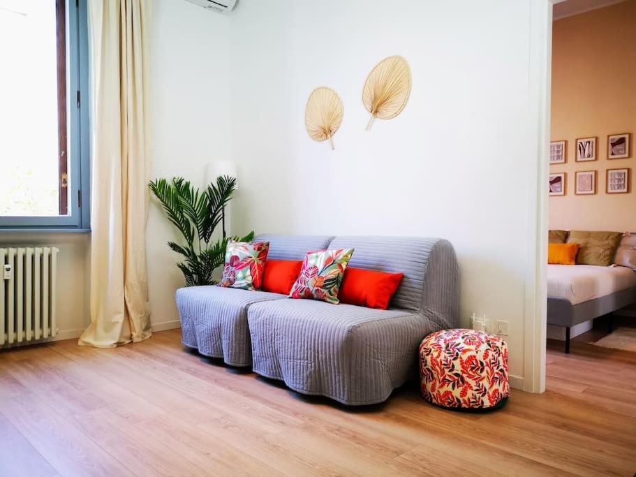 Sunny Flat 50 Meters From The Metro Apartment Milan Exterior photo