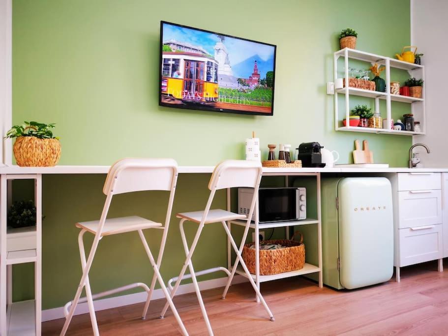 Sunny Flat 50 Meters From The Metro Apartment Milan Exterior photo